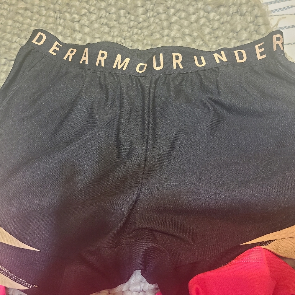 Shorts - Picture 2 of 10